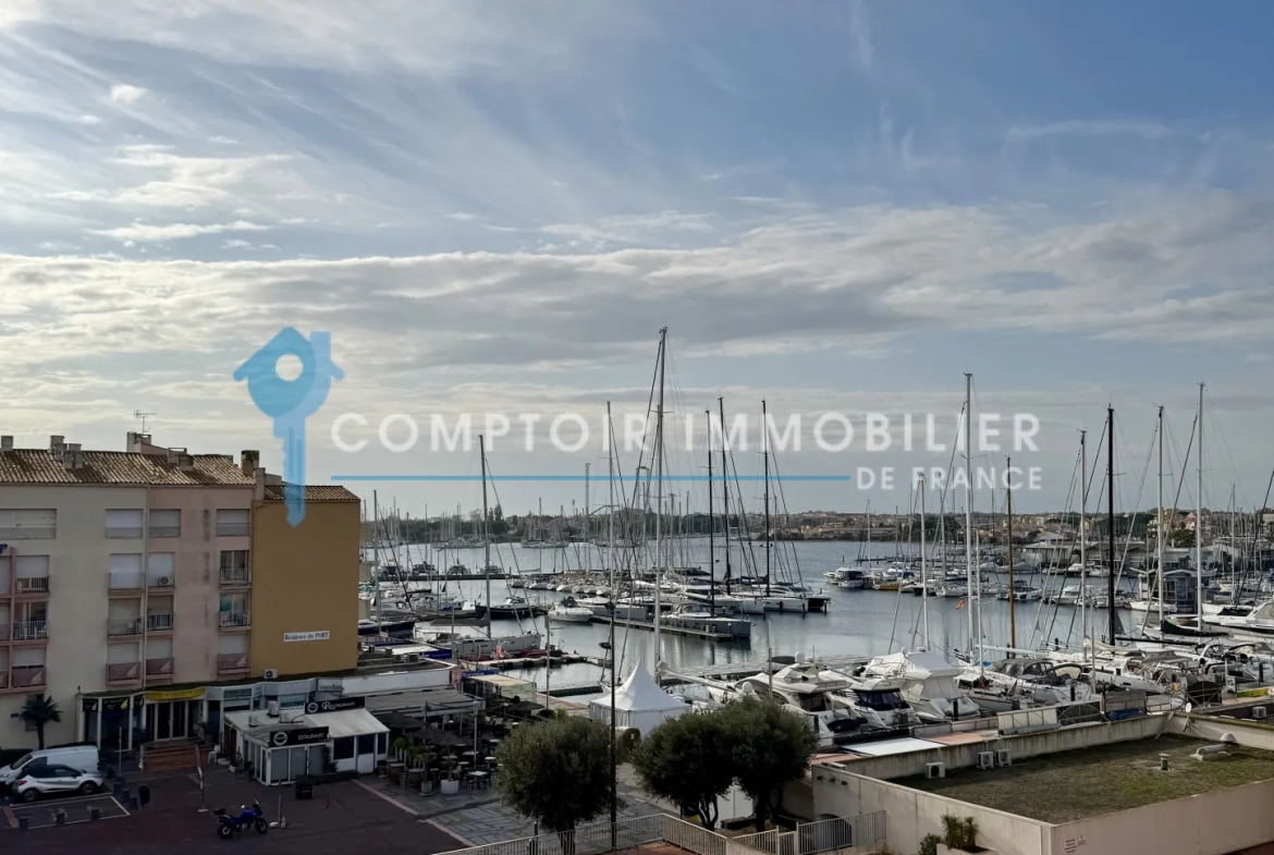 Appartement T2 avec Vue Port au Dernier Étage à Agde 