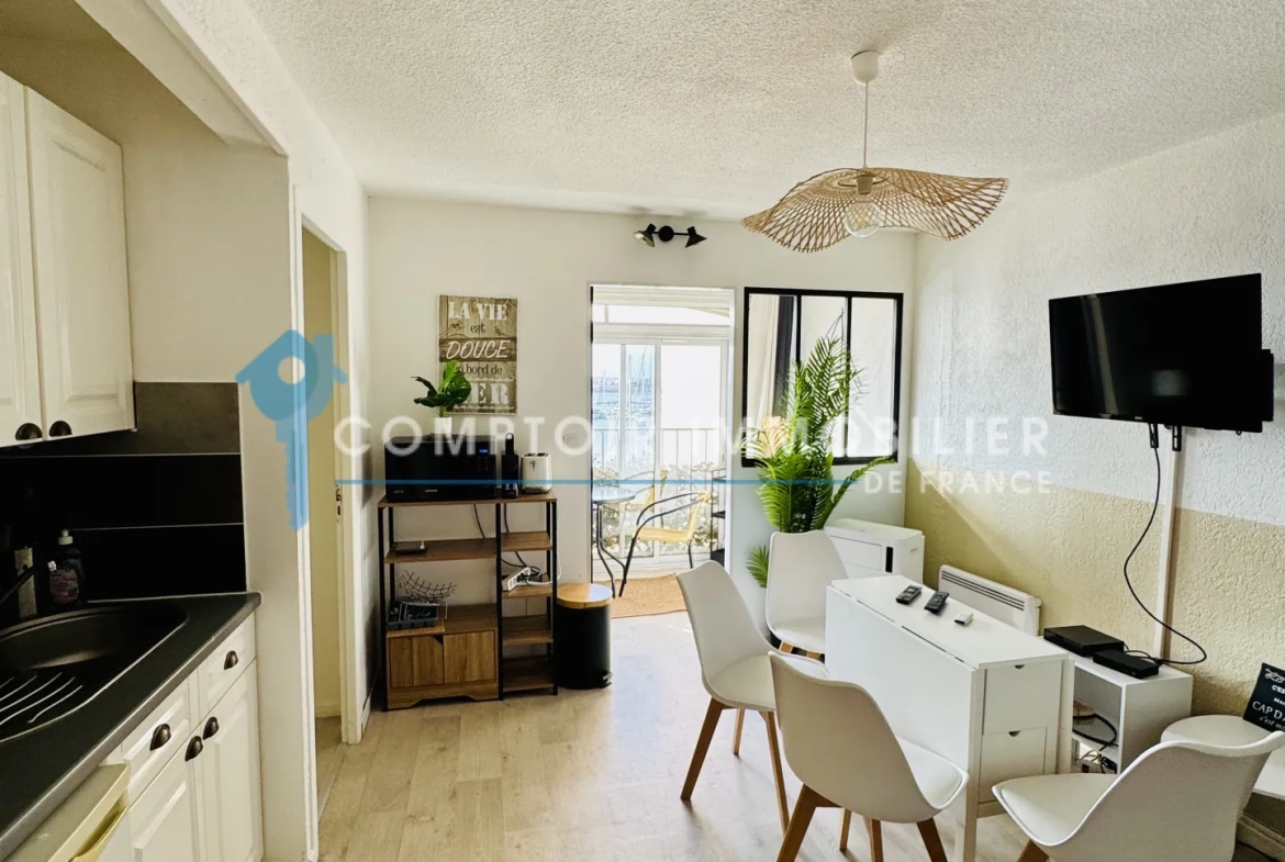 Appartement T2 avec Vue Port au Dernier Étage à Agde 