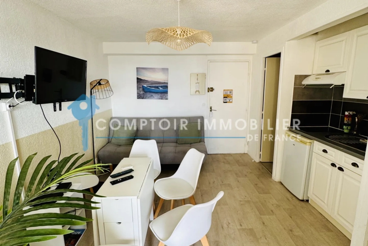 Appartement T2 avec Vue Port au Dernier Étage à Agde 