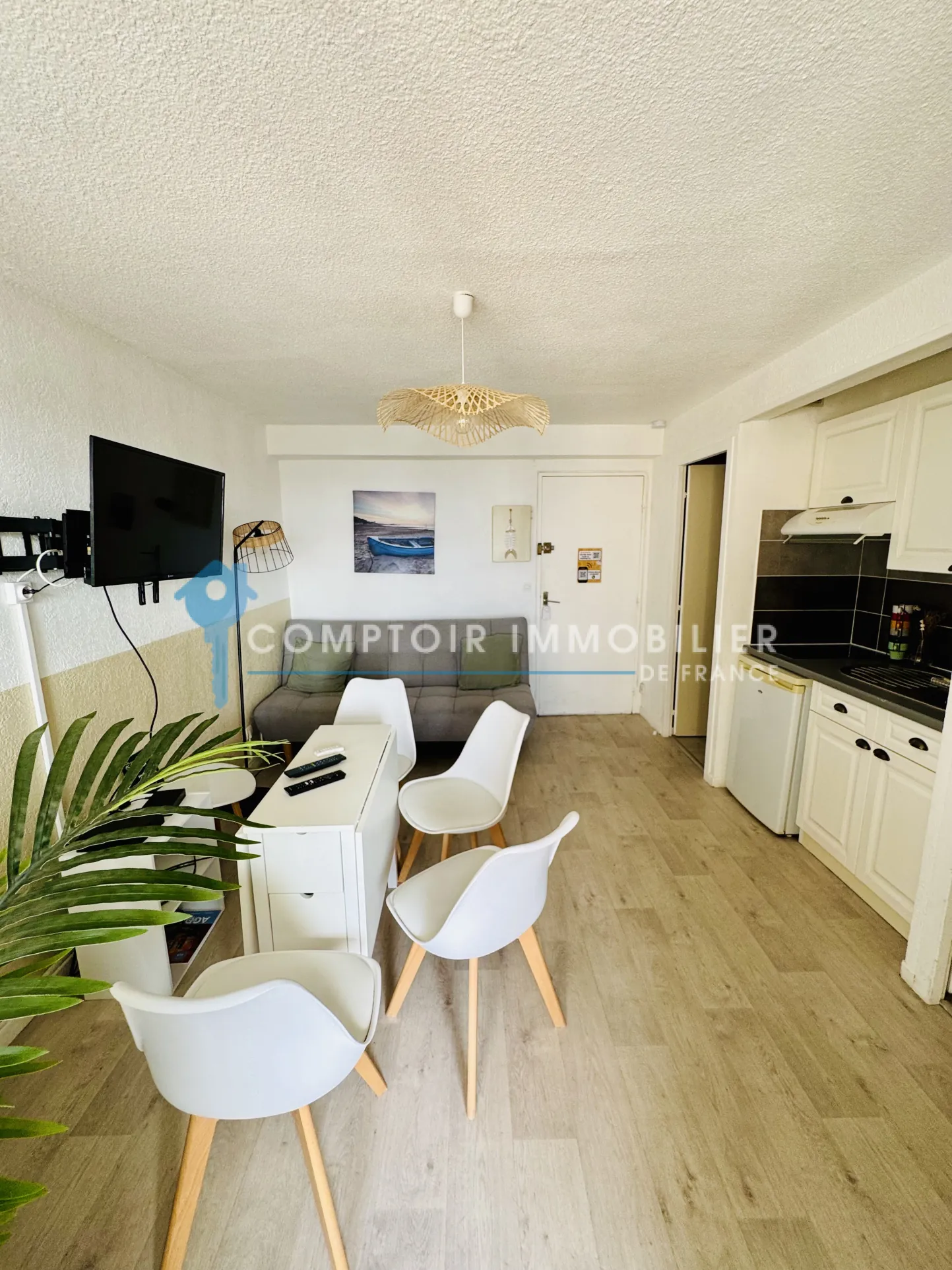 Appartement T2 avec Vue Port au Dernier Étage à Agde 
