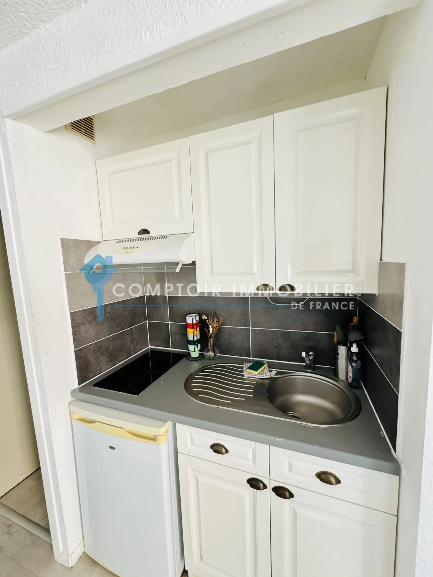 Appartement T2 avec Vue Port au Dernier Étage à Agde 