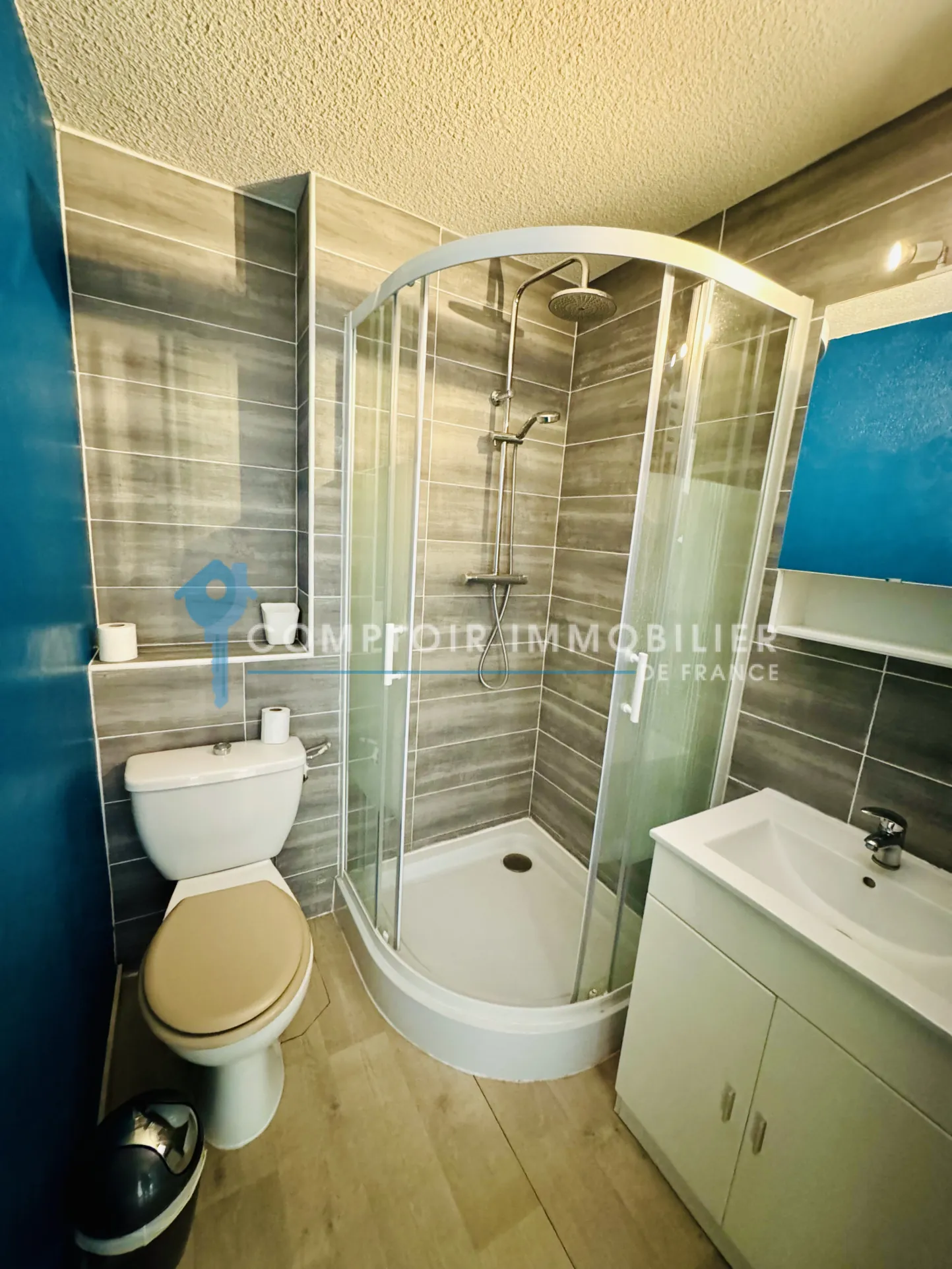 Appartement T2 avec Vue Port au Dernier Étage à Agde 