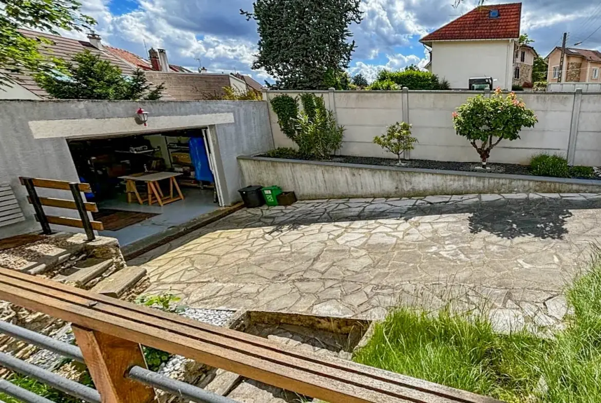 Maison à Soisy-sous-Montmorency avec terrasse et garage, 3 pièces 