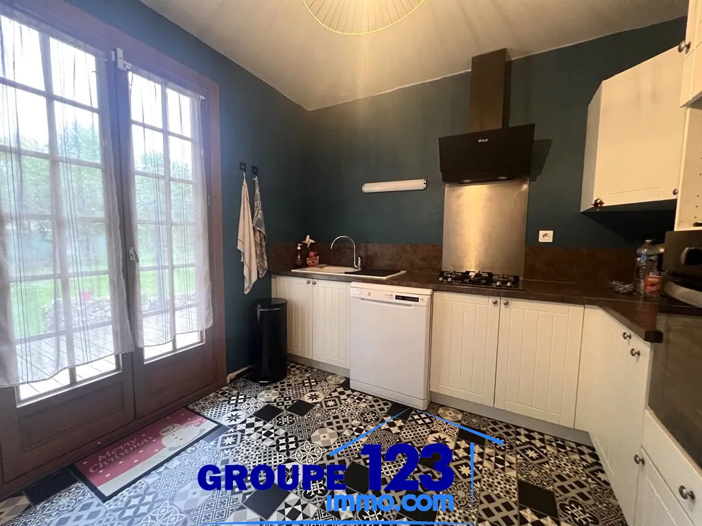 Maison familiale de 110 m2 avec jardin et garage proche de Joigny 