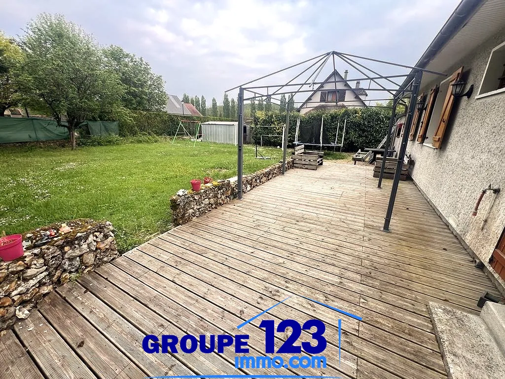 Maison familiale de 110 m2 avec jardin et garage proche de Joigny 