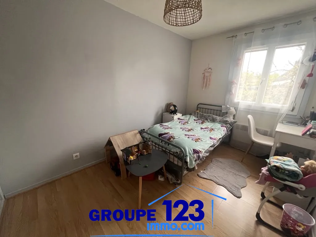 Maison familiale de 110 m2 avec jardin et garage proche de Joigny 
