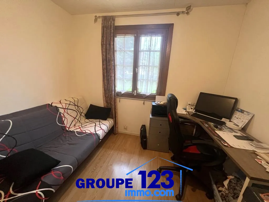 Maison familiale de 110 m2 avec jardin et garage proche de Joigny 