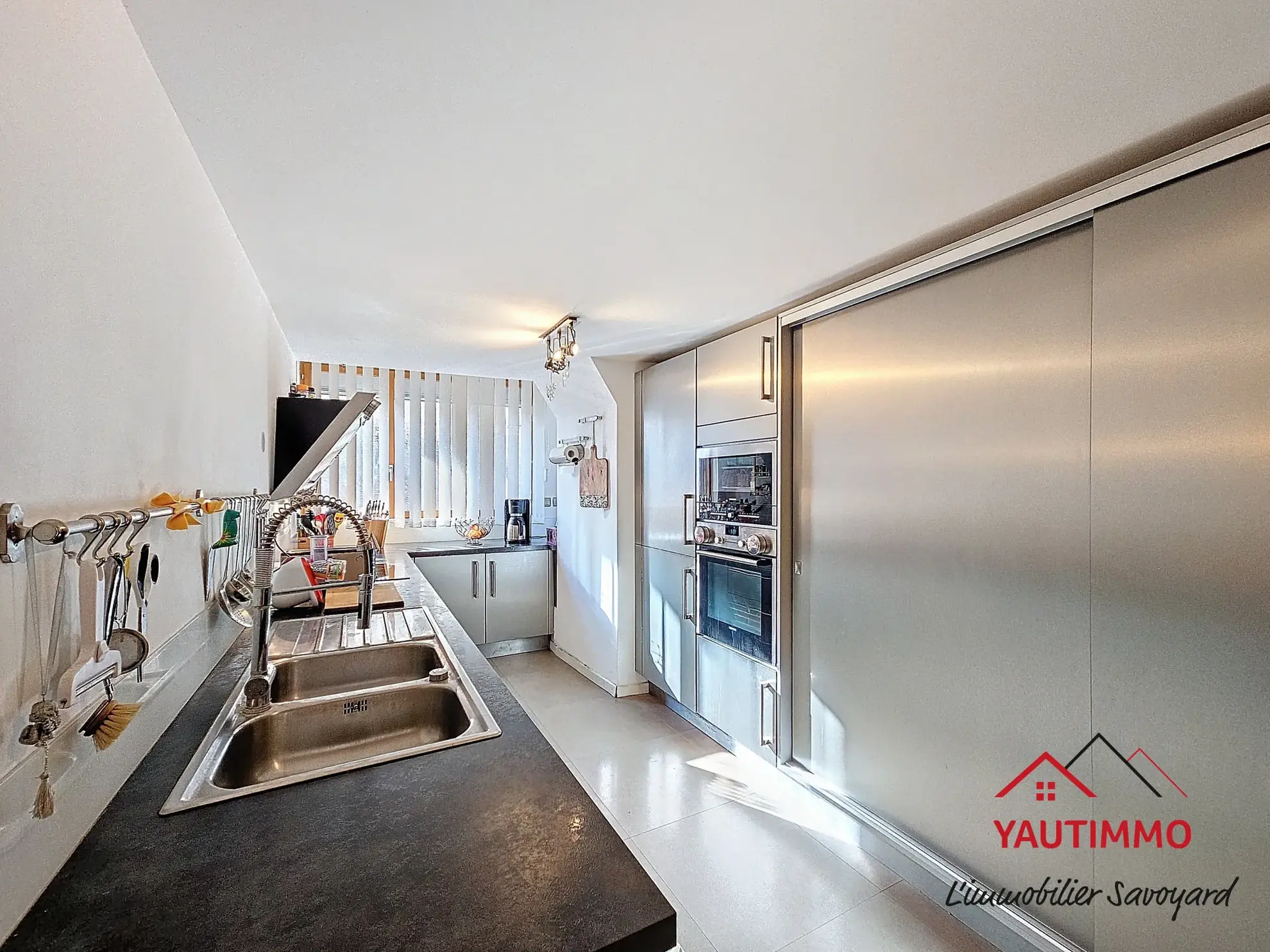 Maison rénovée de 100 m² au centre de Douvaine avec forte rentabilité 