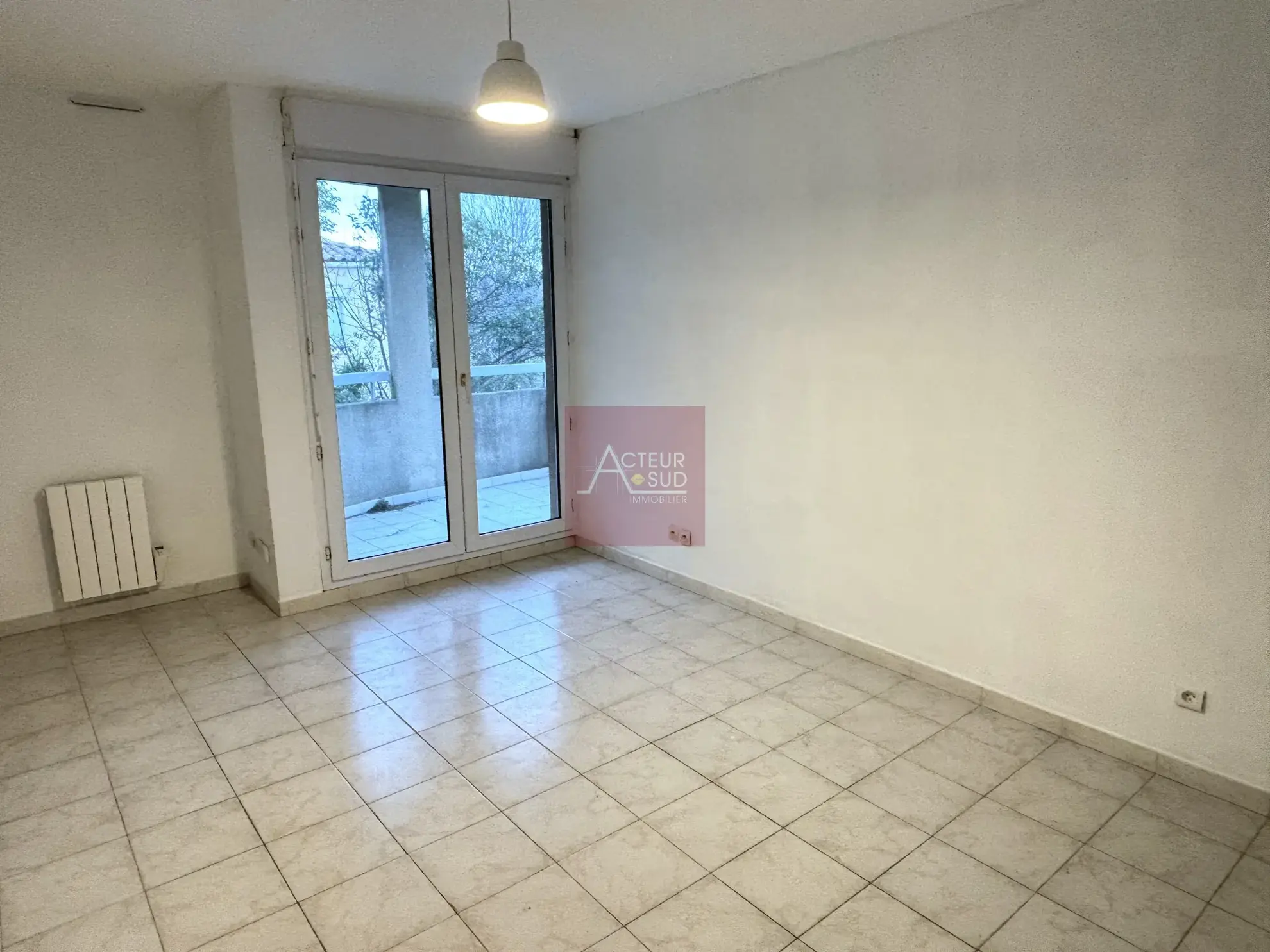 A vendre studio lumineux de 23 m² avec terrasse à Montpellier Beaux-Arts 