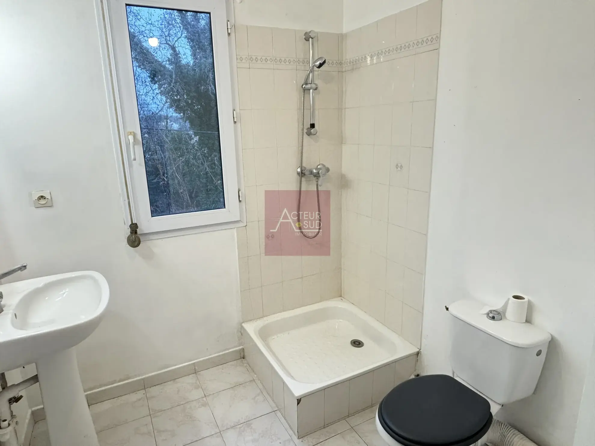 A vendre studio lumineux de 23 m² avec terrasse à Montpellier Beaux-Arts 