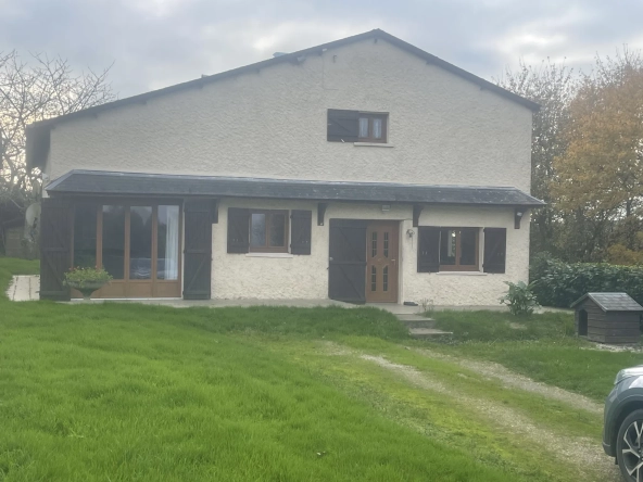 Maison de 170 m² à Camembert avec terrain et dépendances 