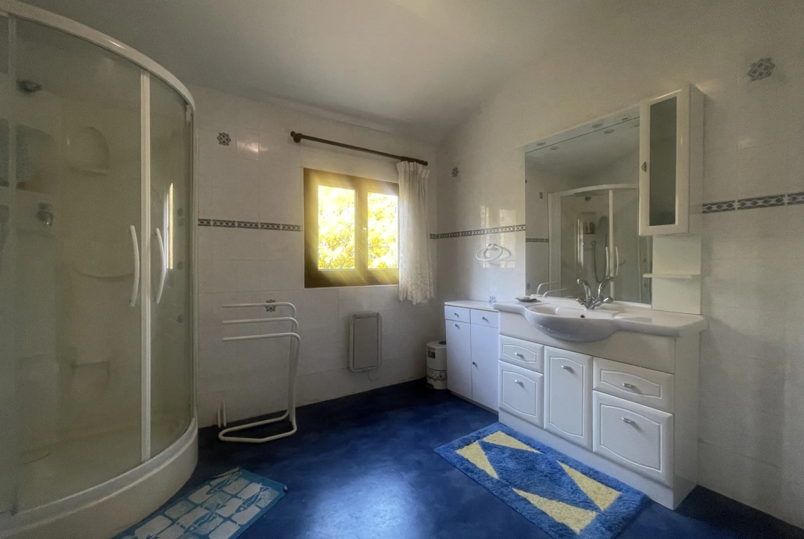 Charmante maison de 170 m² avec terrain à Camembert en vente 