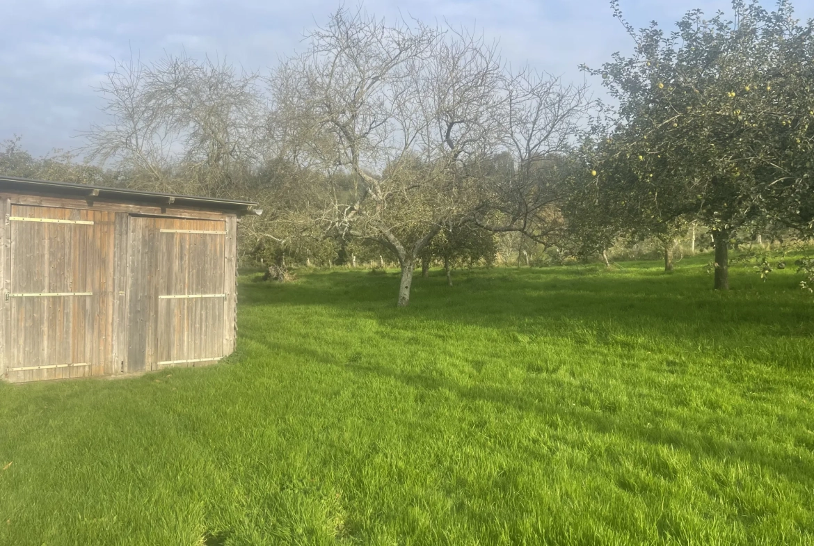 Charmante maison de 170 m² avec terrain à Camembert en vente 
