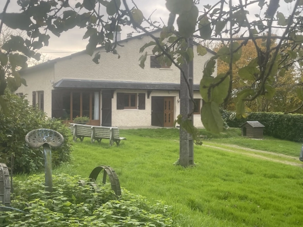 Maison de 170 m² à Camembert avec terrain et dépendances