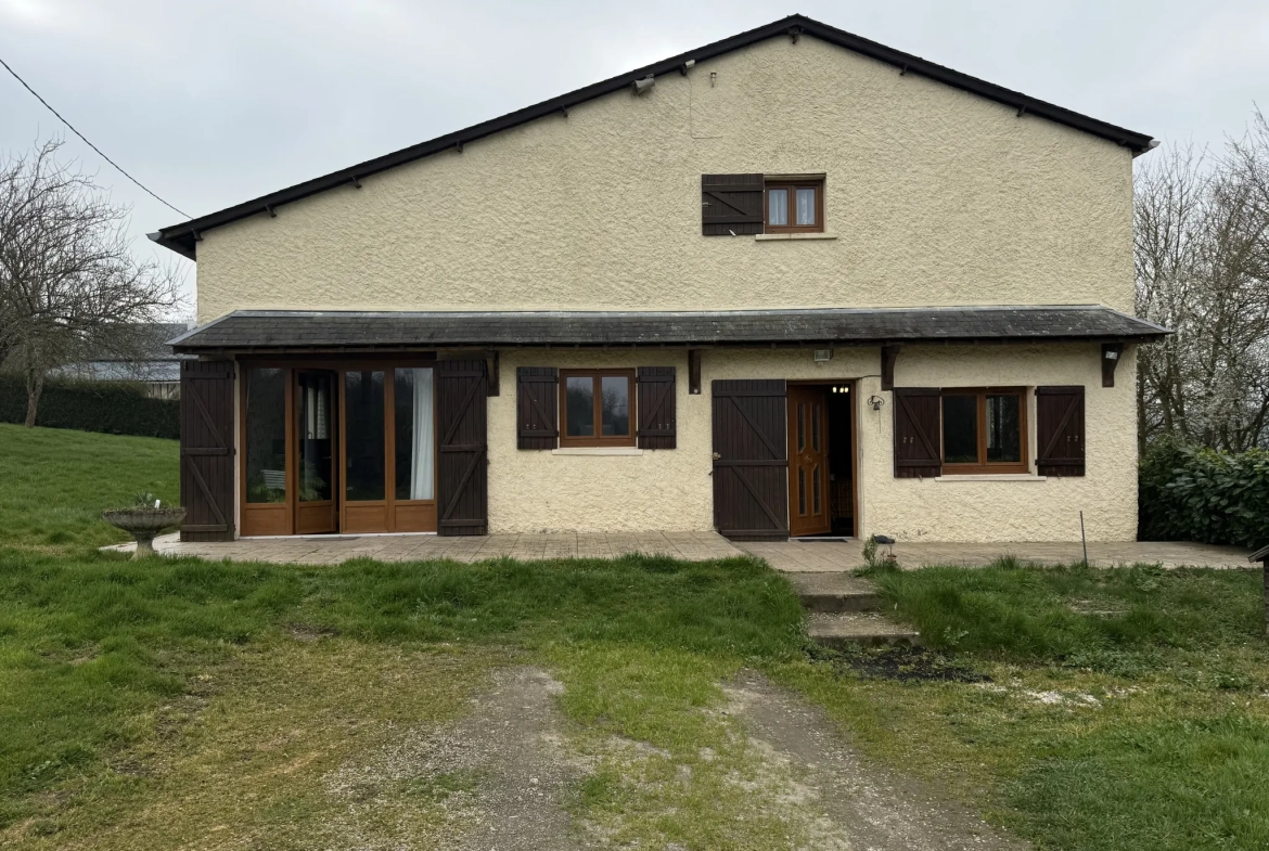 Charmante maison de 170 m² avec terrain à Camembert en vente 