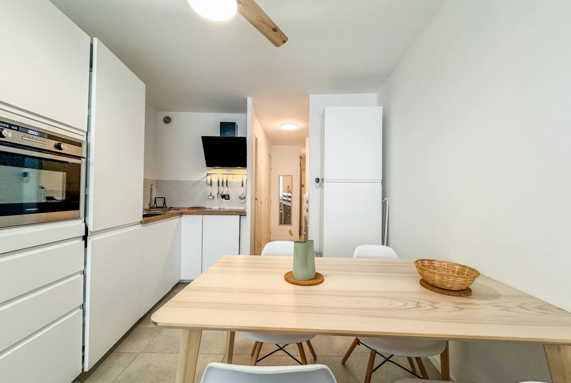 Appartement T2 cabine rénové avec parking proche plage à La Grande Motte 