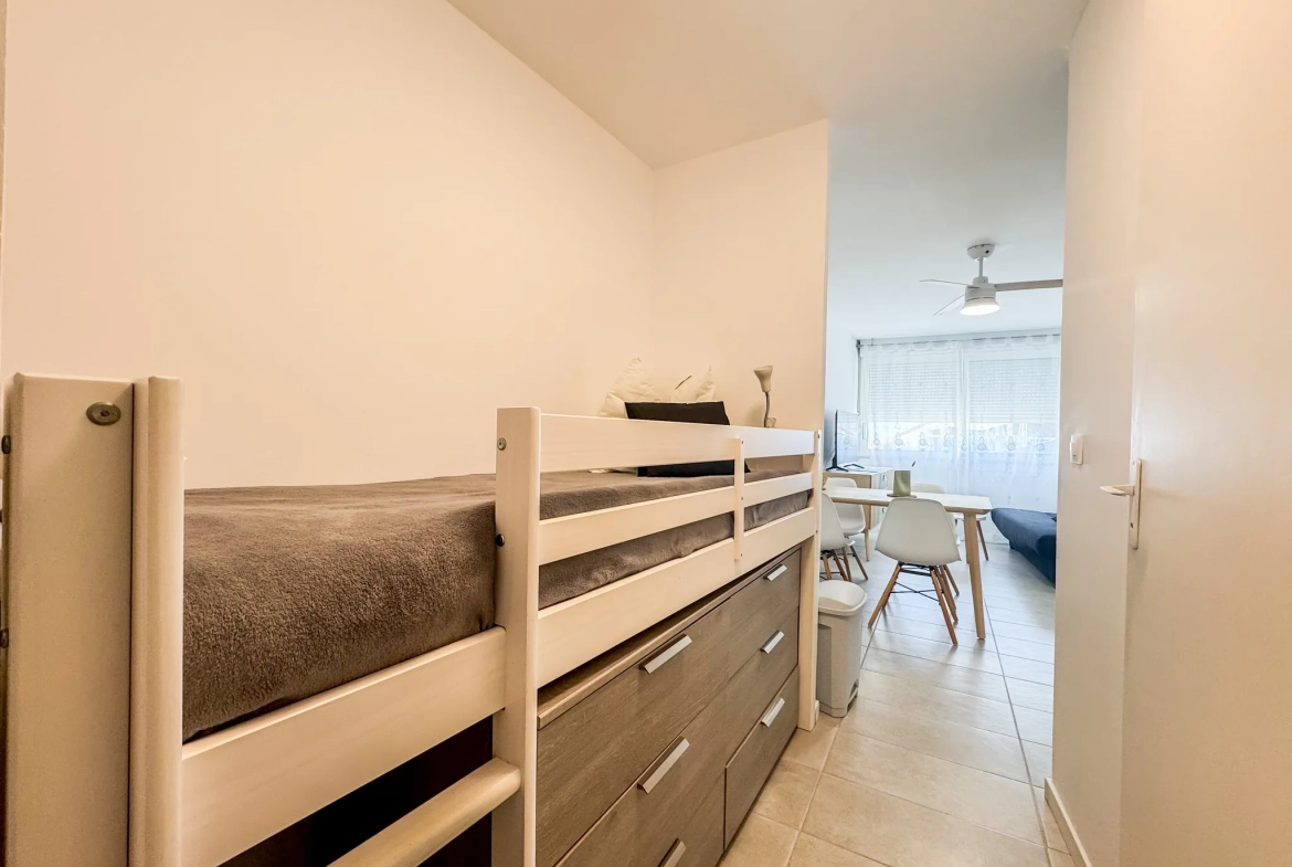 Appartement T2 cabine rénové avec parking proche plage à La Grande Motte 