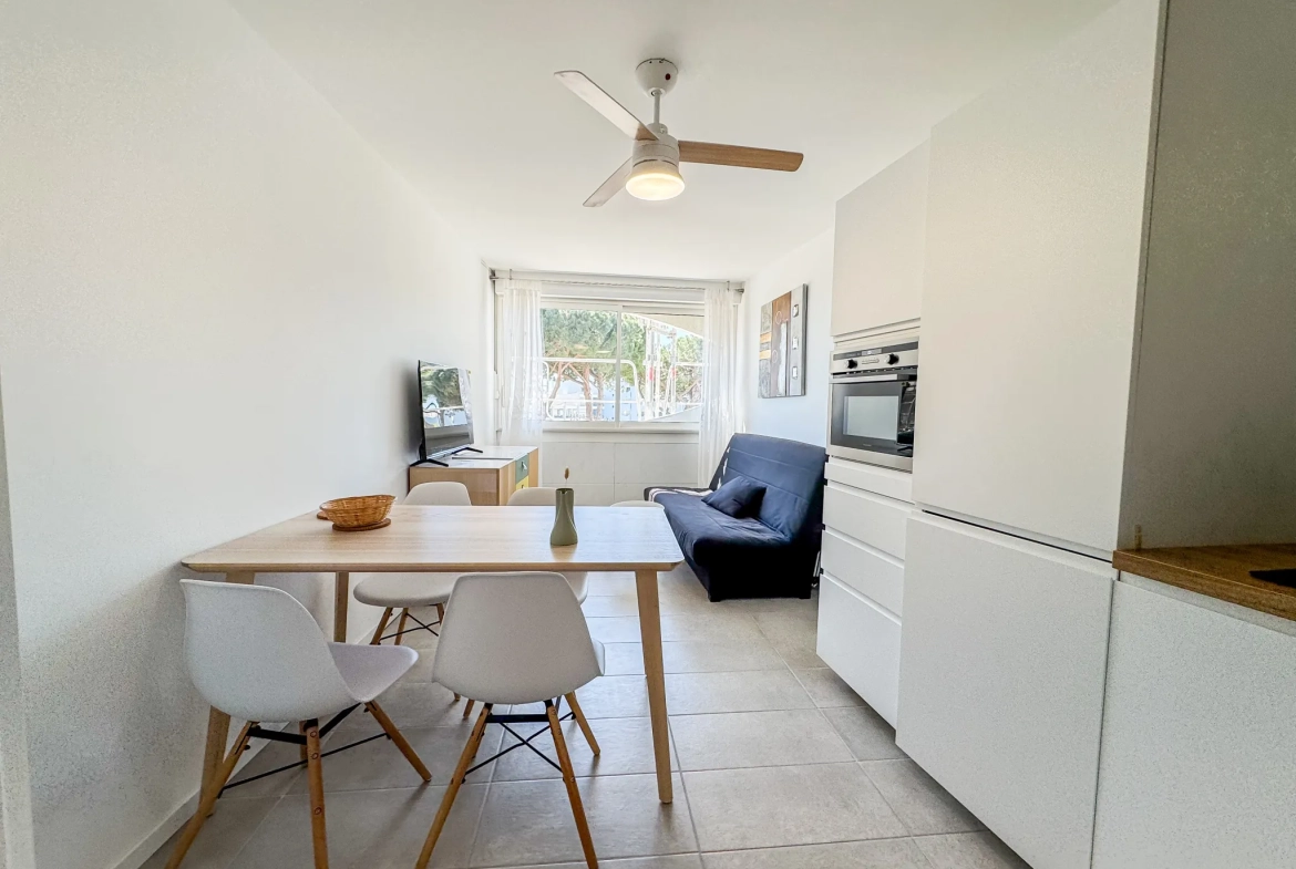 Appartement T2 cabine rénové avec parking proche plage à La Grande Motte 