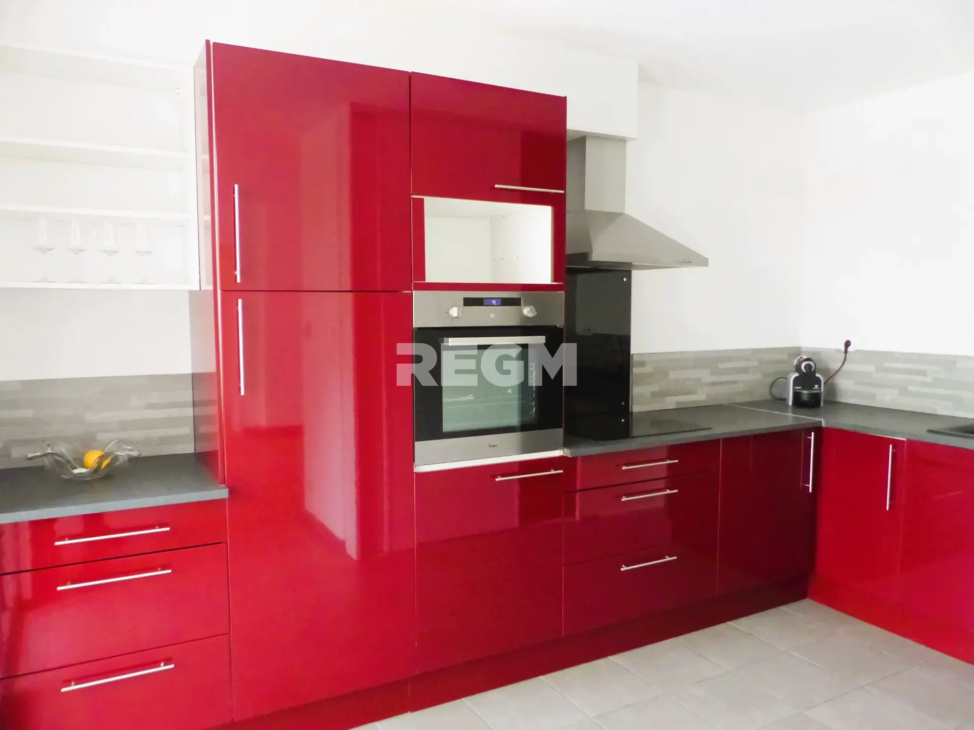 Maison de plain-pied à vendre à Pleuven avec garage et jardin - Secteur calme 