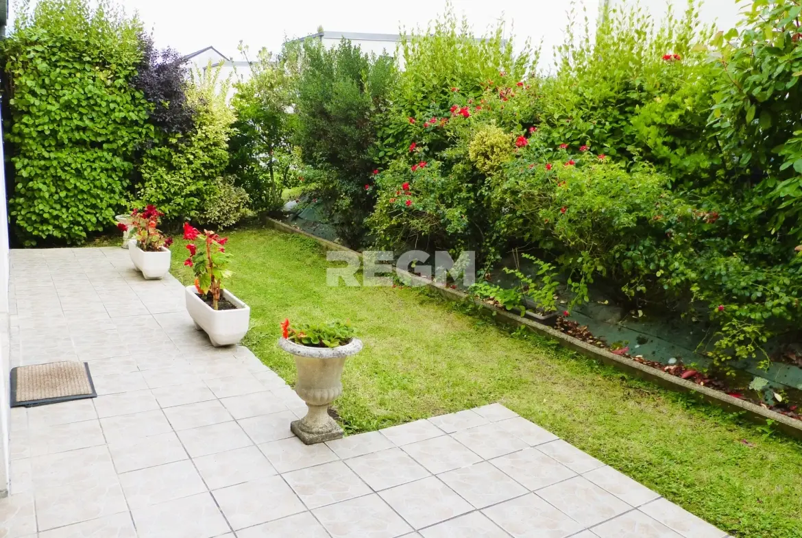 Maison de plain-pied à vendre à Pleuven avec garage et jardin - Secteur calme 