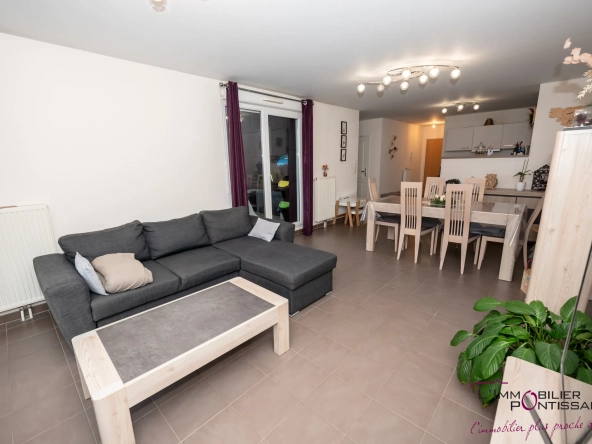 Appartement 3 pièces avec 2 terrasses, garage à Pontarlier 