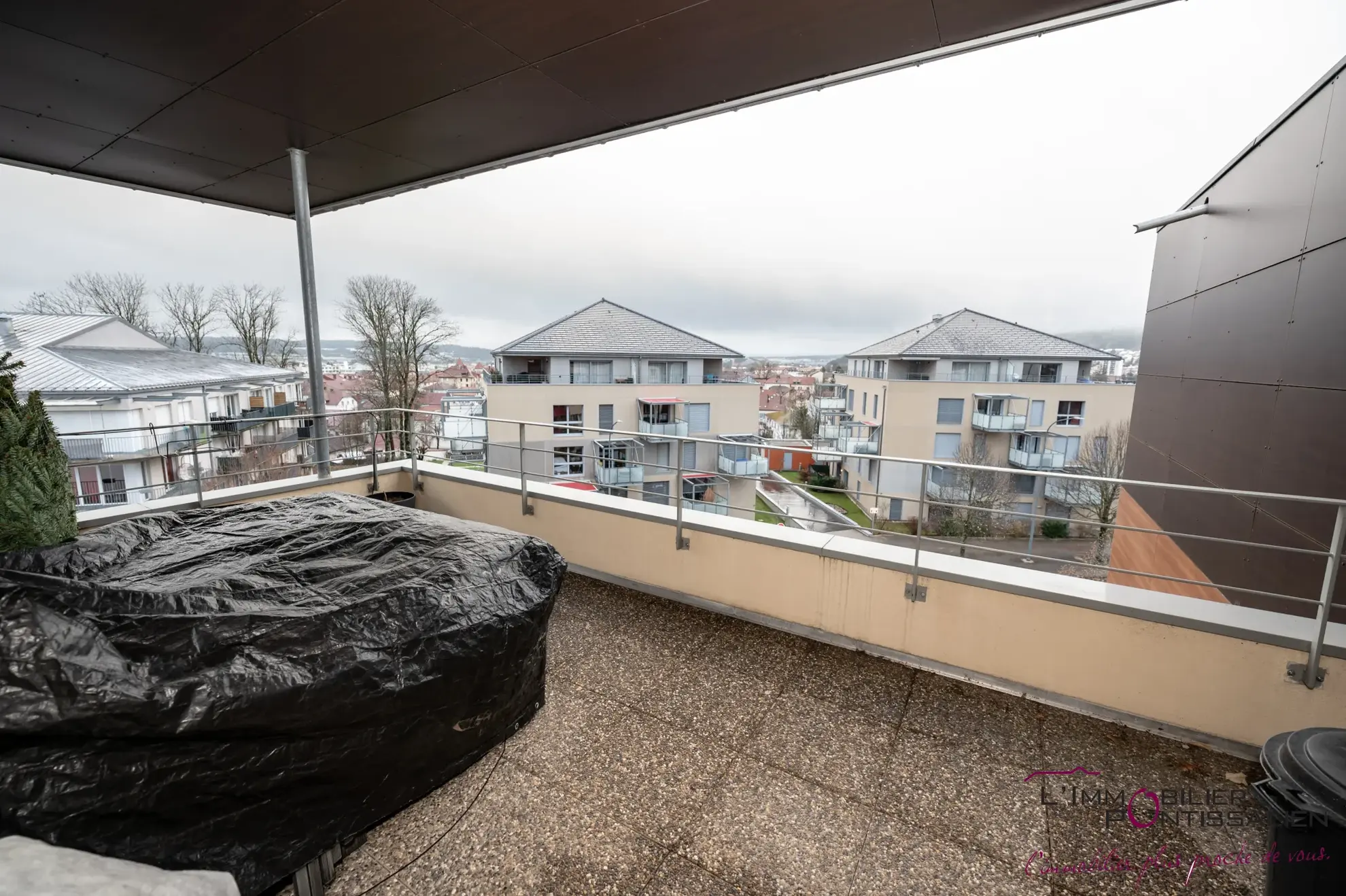 Appartement 3 pièces avec 2 terrasses, garage à Pontarlier 
