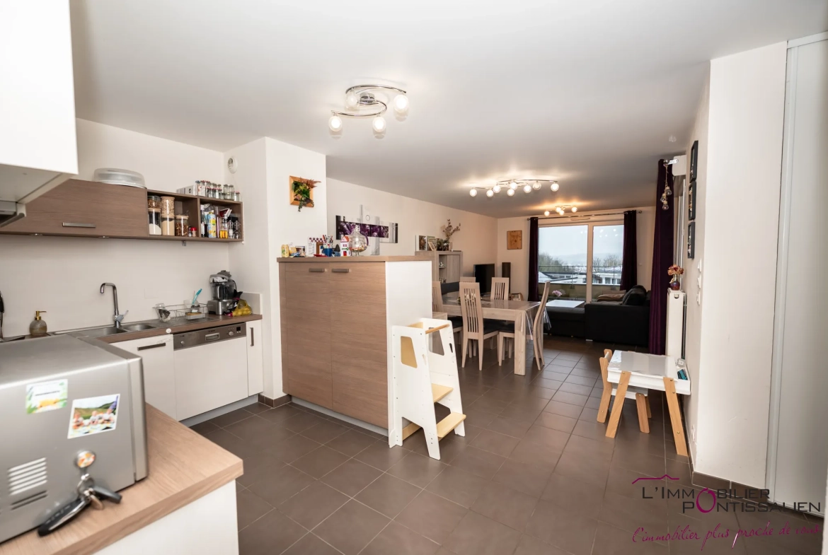 Appartement 3 pièces avec 2 terrasses, garage à Pontarlier 
