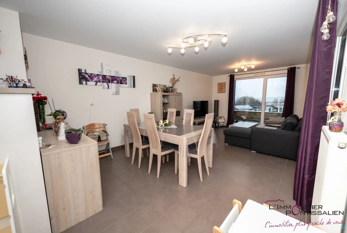 Appartement 3 pièces avec 2 terrasses, garage à Pontarlier 