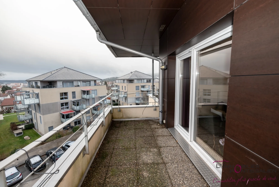 Appartement 3 pièces avec 2 terrasses, garage à Pontarlier 