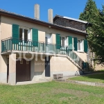 Maison rénovée de 90 m² avec sous-sol et grange à Oradour sur Vayres