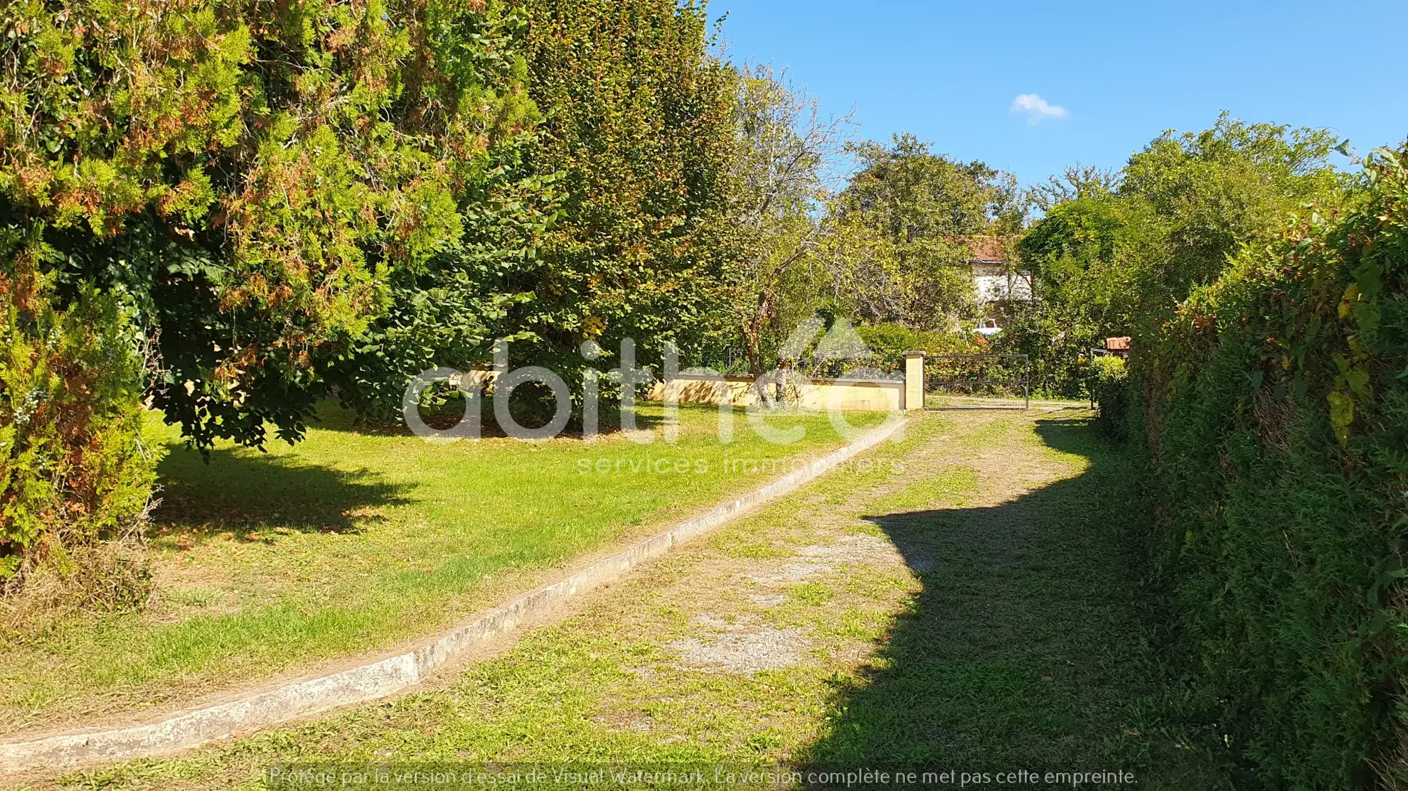 Maison rénovée de 90 m² avec sous-sol et grange à Oradour sur Vayres 