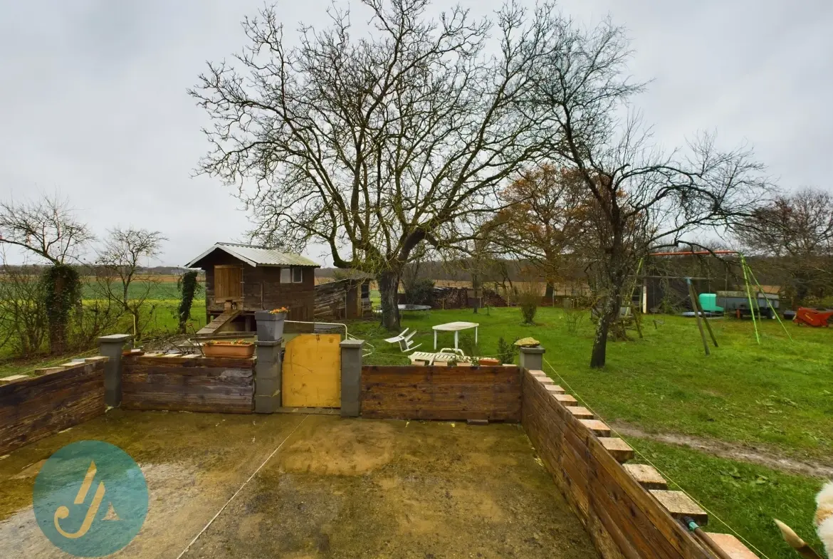 Maison 4 chambres avec terrain et dépendances au calme à Narcy 
