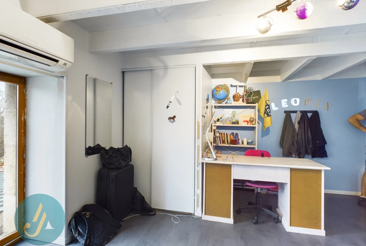 Maison 4 chambres avec terrain et dépendances au calme à Narcy 