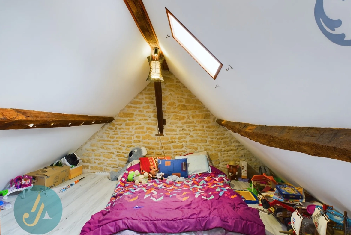 Maison 4 chambres avec terrain et dépendances au calme à Narcy 