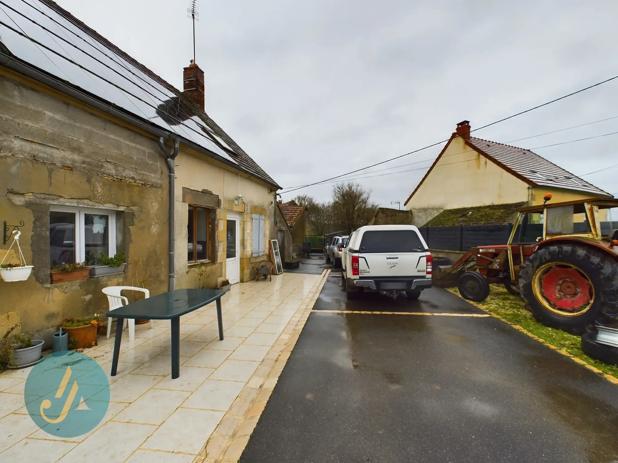 Maison 4 chambres avec terrain et dépendances au calme à Narcy 