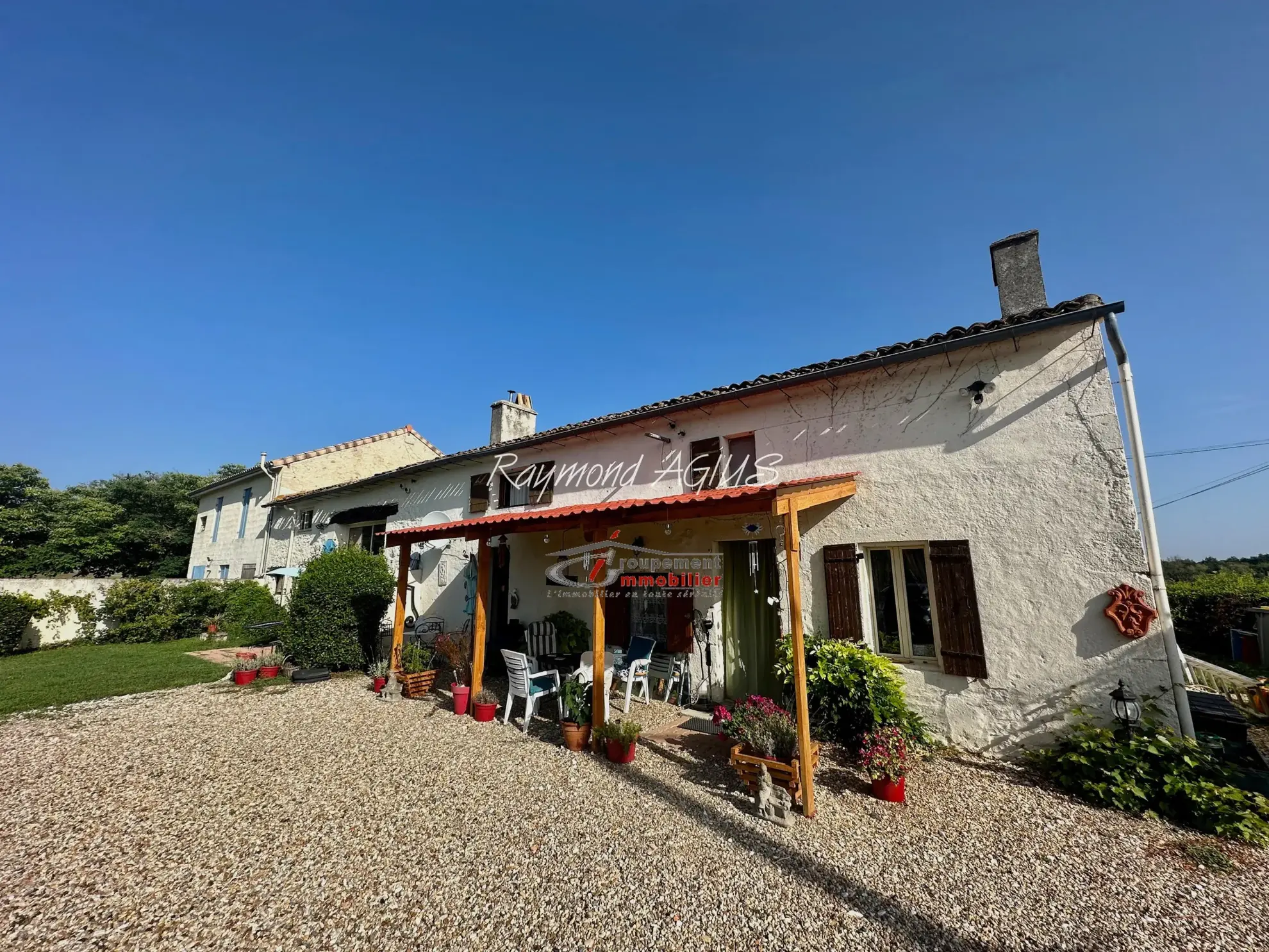 Charmante maison en pierre avec 6 chambres proche de Saint-Foy-la-Grande 