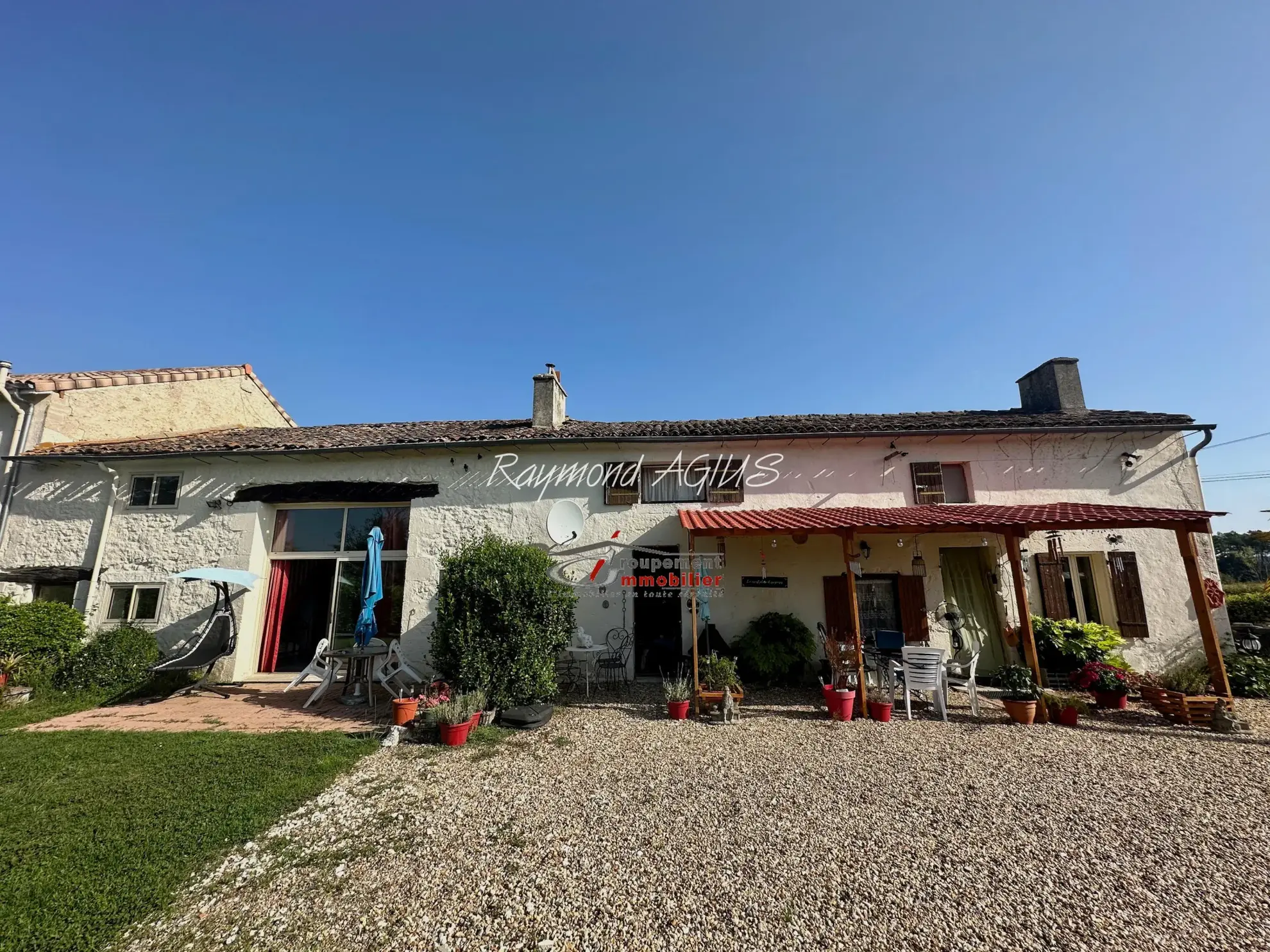 Charmante maison en pierre avec 6 chambres proche de Saint-Foy-la-Grande 