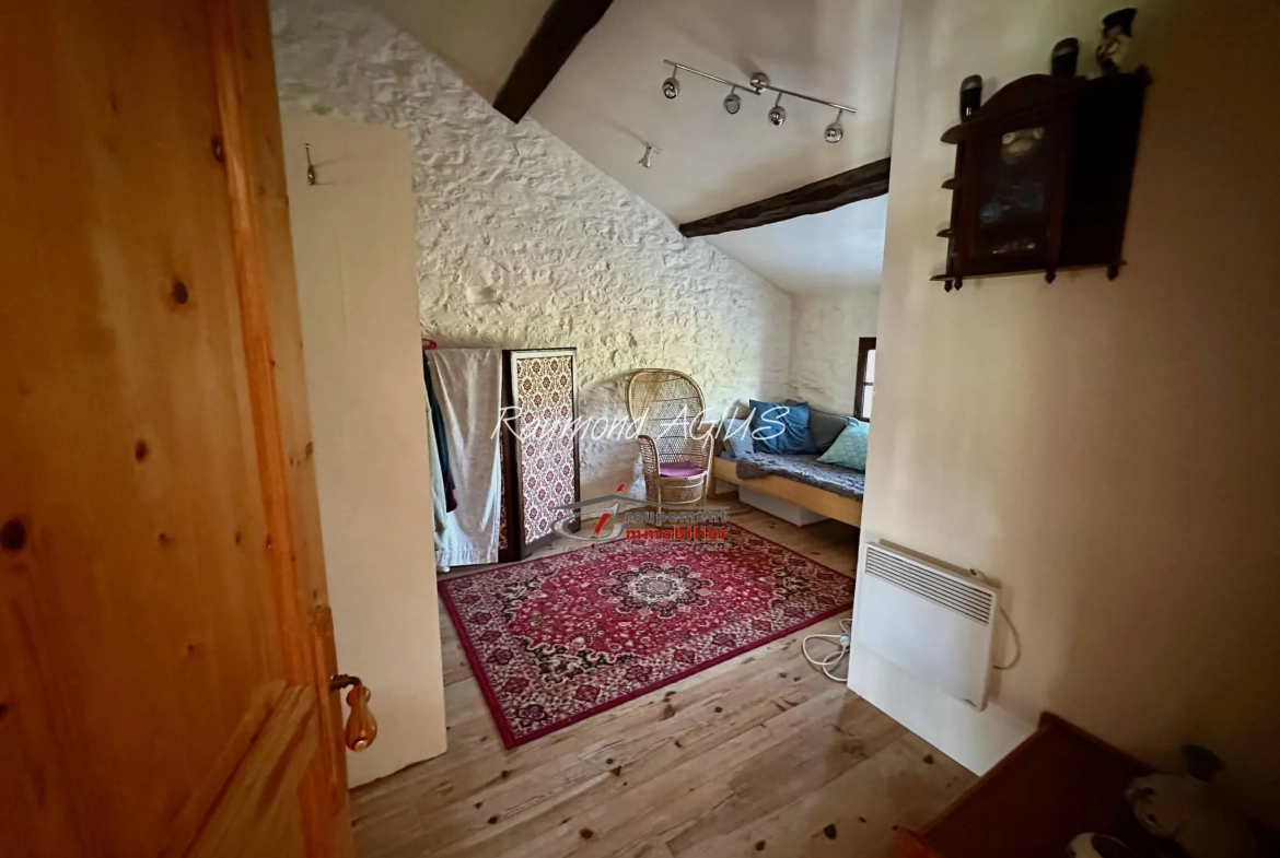 Charmante maison en pierre avec 6 chambres proche de Saint-Foy-la-Grande 