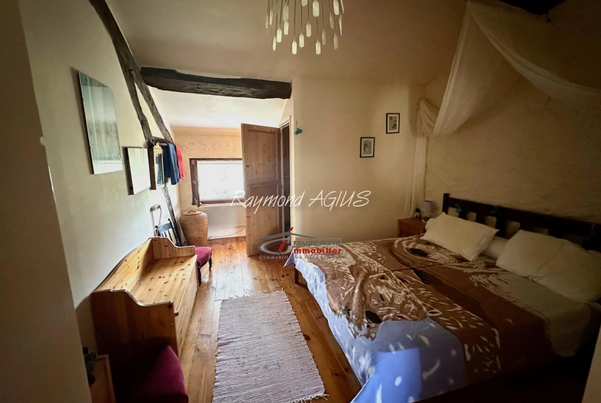 Charmante maison en pierre avec 6 chambres proche de Saint-Foy-la-Grande 