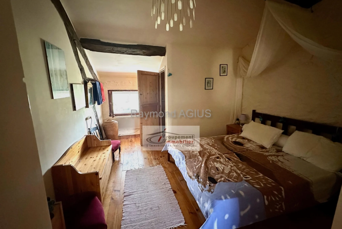 Charmante maison en pierre avec 6 chambres proche de Saint-Foy-la-Grande 