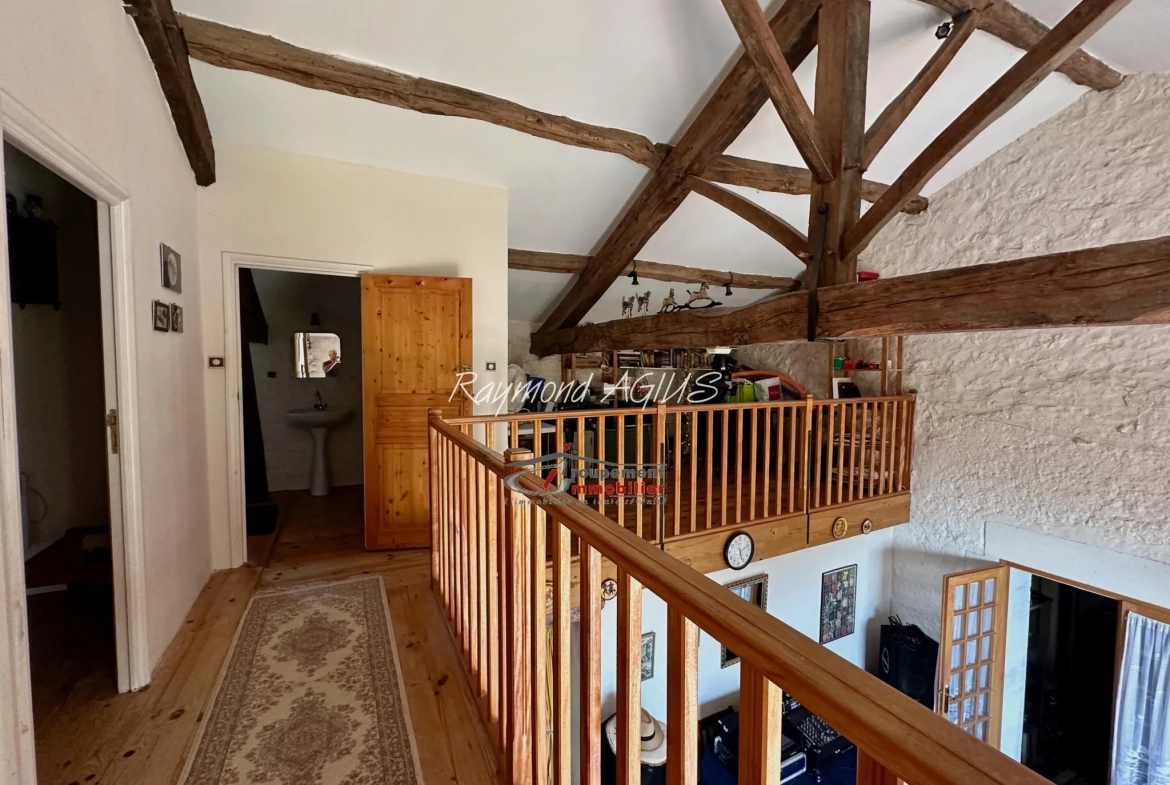 Charmante maison en pierre avec 6 chambres proche de Saint-Foy-la-Grande 