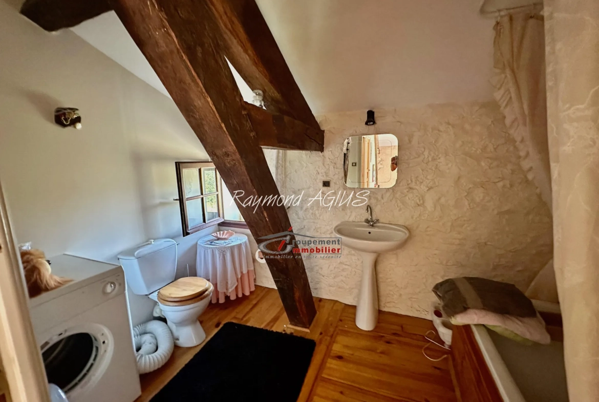 Charmante maison en pierre avec 6 chambres proche de Saint-Foy-la-Grande 