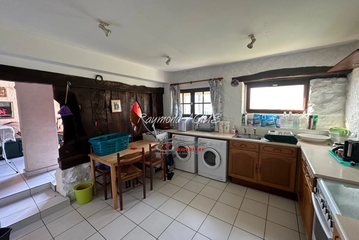 Charmante maison en pierre avec 6 chambres proche de Saint-Foy-la-Grande 