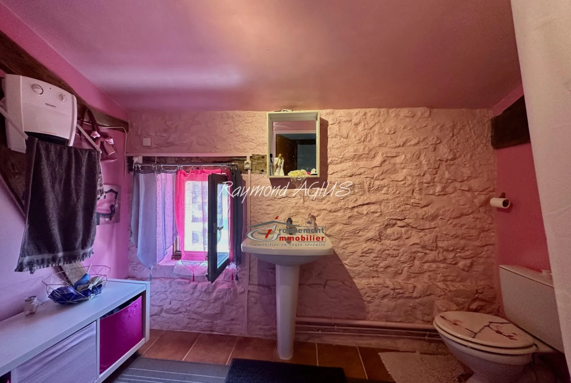 Charmante maison en pierre avec 6 chambres proche de Saint-Foy-la-Grande 