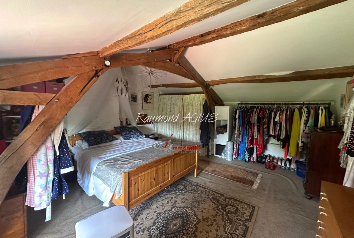 Charmante maison en pierre avec 6 chambres proche de Saint-Foy-la-Grande 