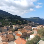 Appartement de 4 pièces à vendre à Sartène – Charmant logement avec terrasse et parking