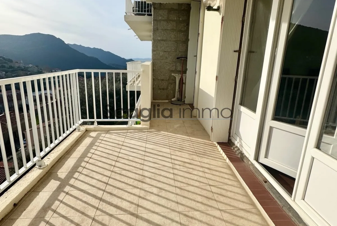 Appartement de 4 pièces à vendre à Sartène – Charmant logement avec terrasse et parking 