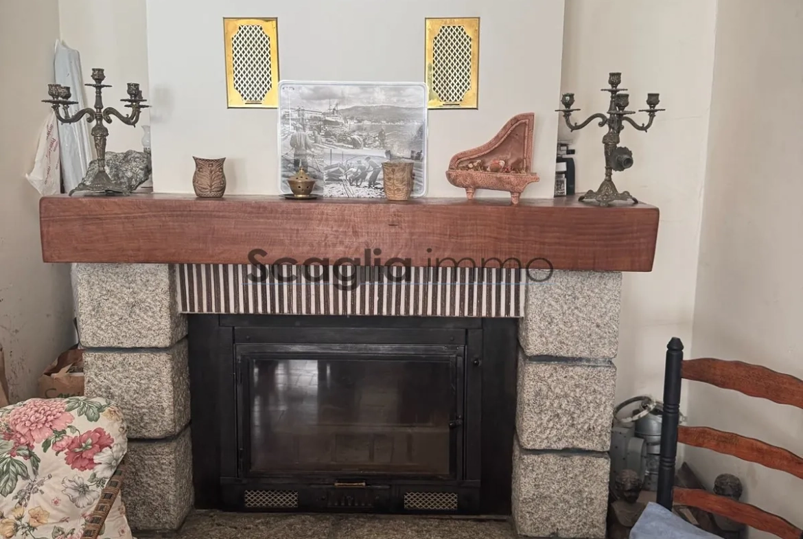 Appartement de 4 pièces à vendre à Sartène – Charmant logement avec terrasse et parking 