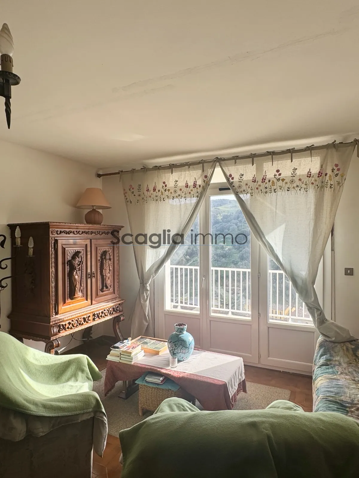 Appartement de 4 pièces à vendre à Sartène – Charmant logement avec terrasse et parking 