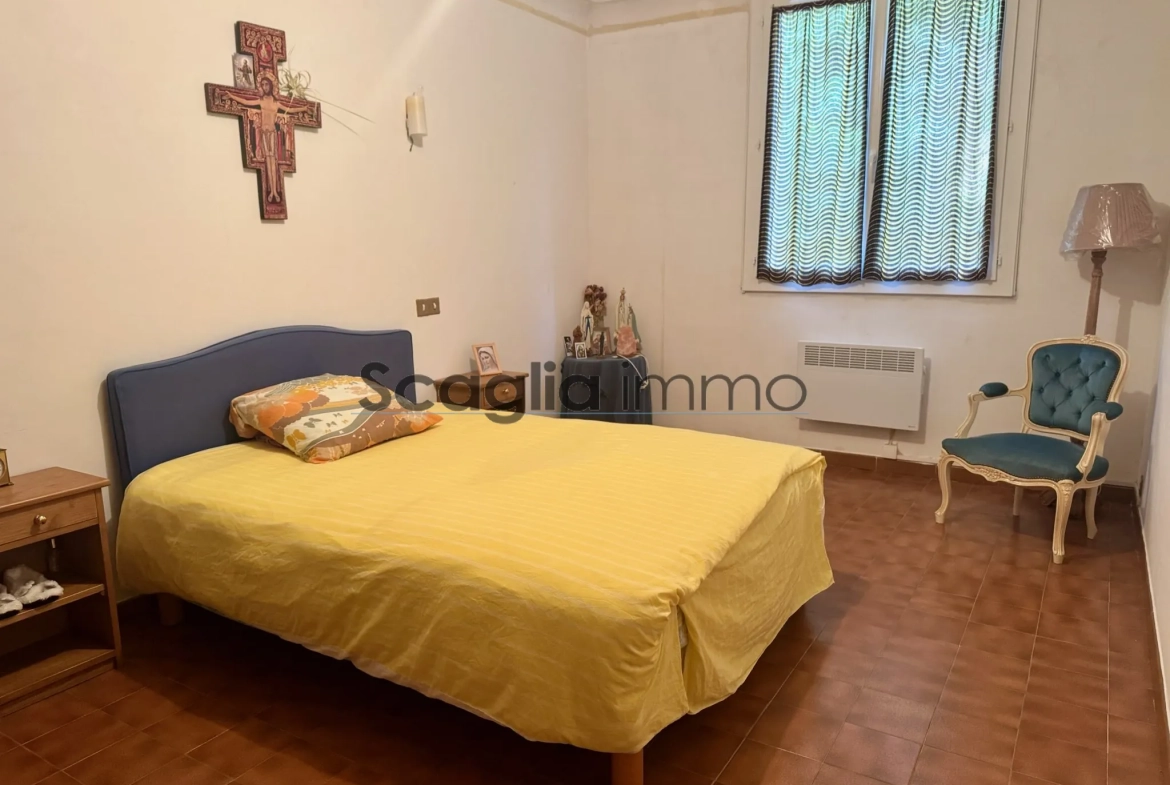Appartement de 4 pièces à vendre à Sartène – Charmant logement avec terrasse et parking 